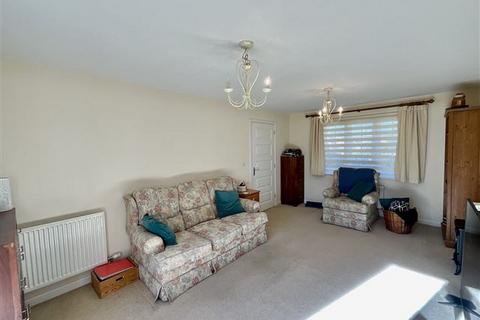 3 bedroom detached house for sale, Moorhouse Drive, Thurcroft, Rotherham, Rotherham, S66 9BF