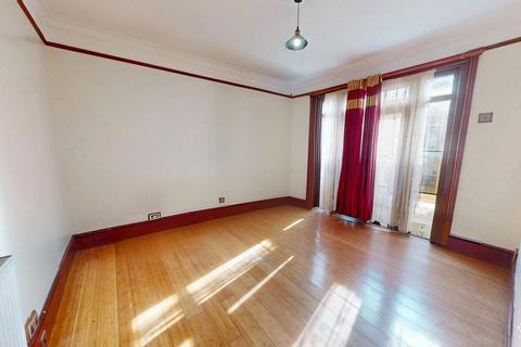 2 bedroom ground floor flat for sale, Fairview Road, London SW16