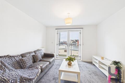 2 bedroom flat to rent, Spinner House, 1A Elmira Way, Salford, M5