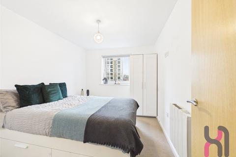 2 bedroom flat to rent, Spinner House, 1A Elmira Way, Salford, M5