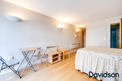 Studio to rent, Browning Street, Birmingham B16