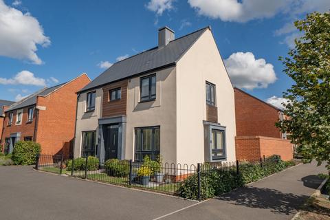 3 bedroom detached house for sale, Sapphire Road, Bishops Cleeve, Cheltenham