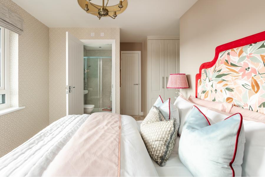 With en suite and wall space for a wardrobe