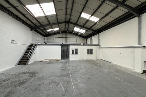 Warehouse to rent, 5 New Rd Hixon ST18 0PJ