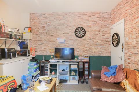 3 bedroom terraced house for sale, Recreation Crescent, Leeds LS11