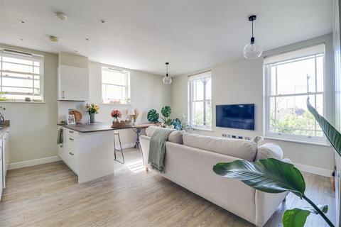 undefined, Bell Sands, Leigh-On-Sea SS9