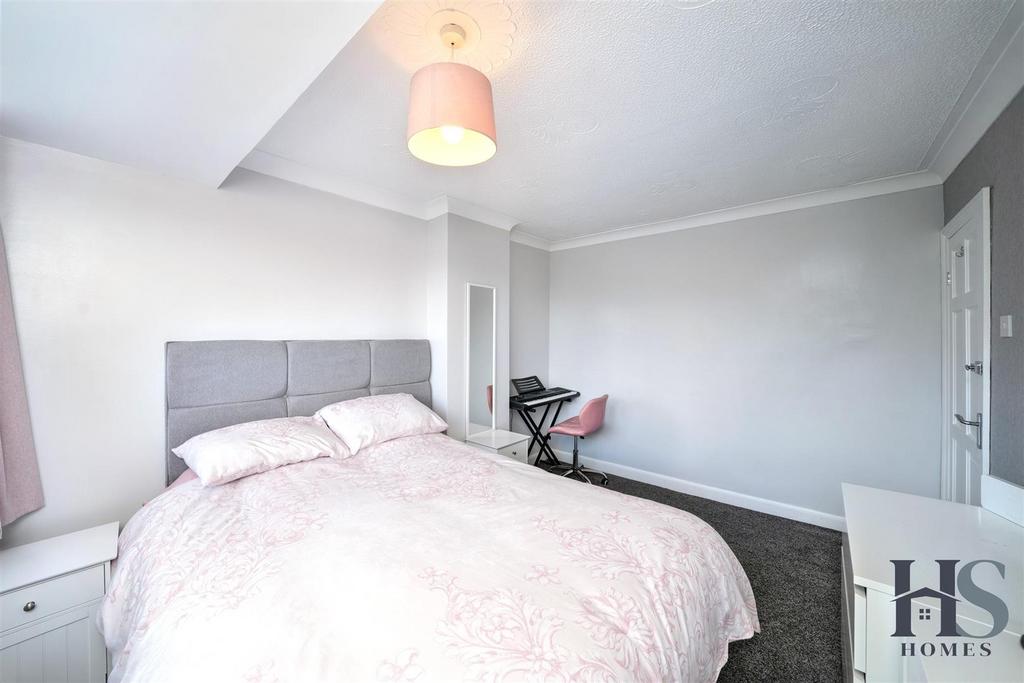 Bed1a.jpg
