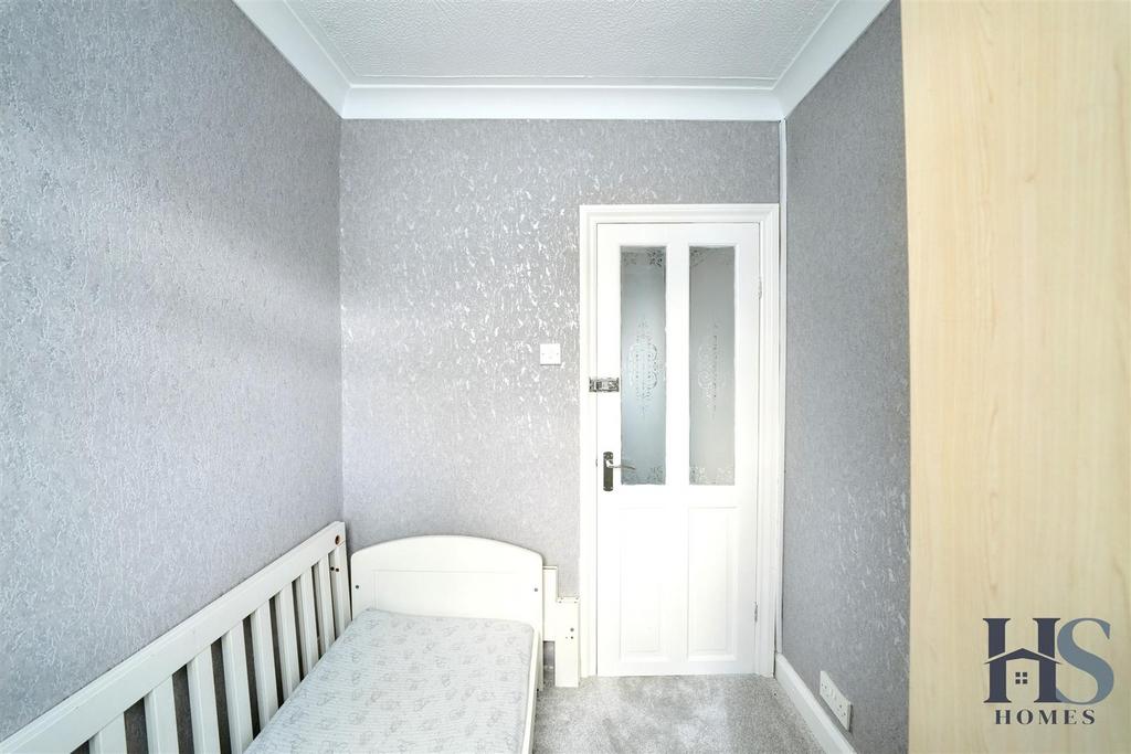 Bed3a.jpg