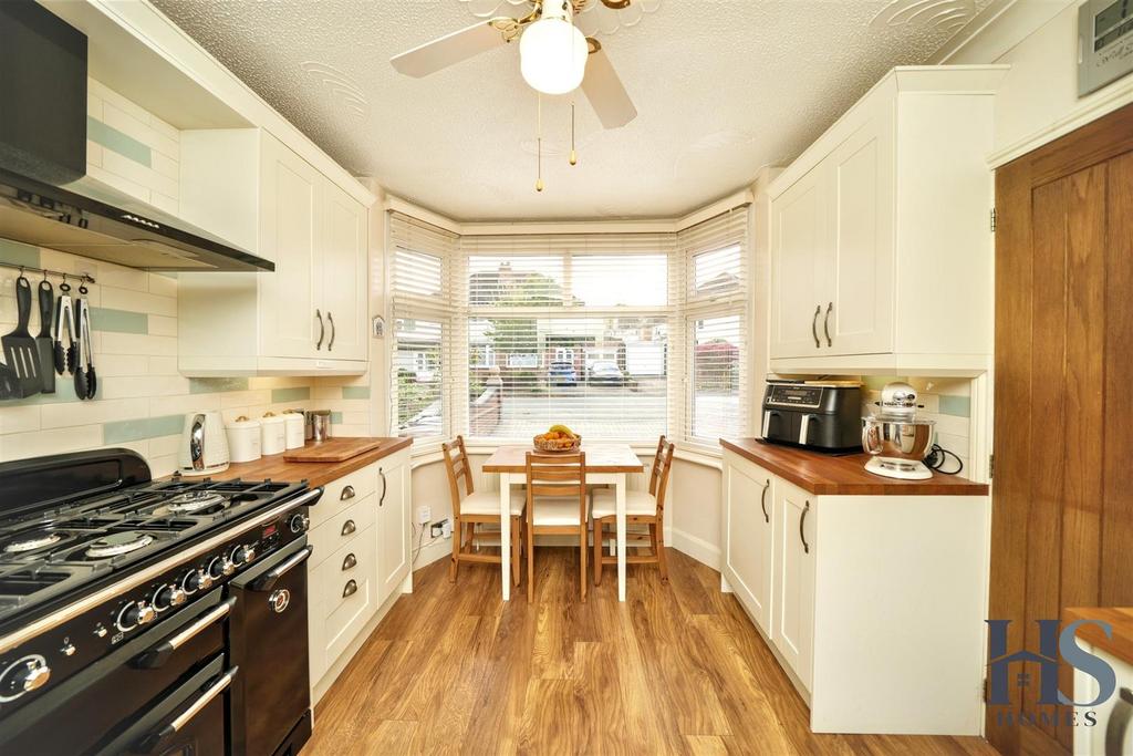 KITCHEN2.jpg