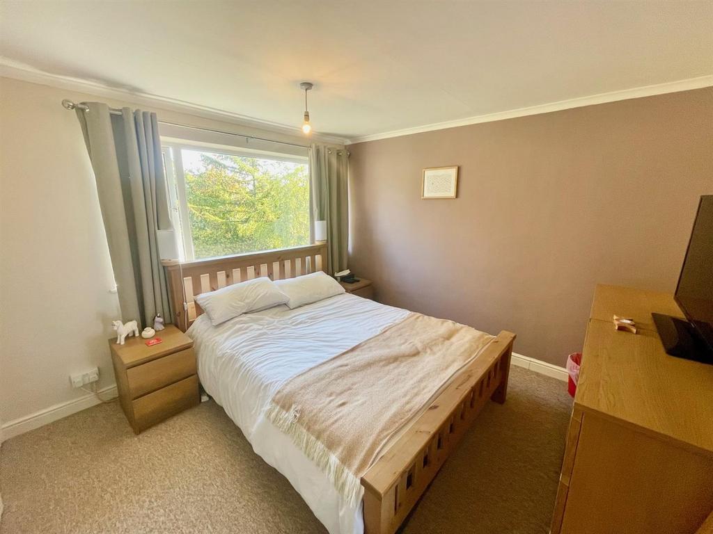 Bedroom 1.1.jpg