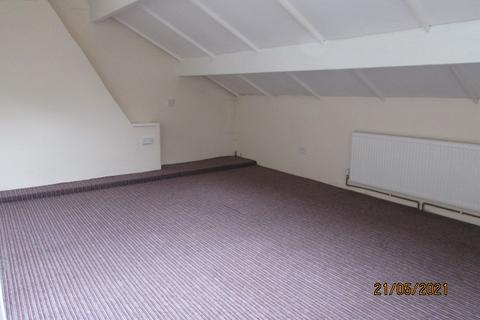 3 bedroom terraced house to rent, Haincliffe Road, Keighley, BD21