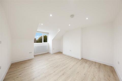 2 bedroom flat to rent, London NW2