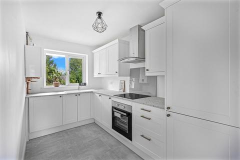 1 bedroom apartment for sale, Wendover Road, Staines-upon-Thames, TW18