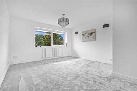 1 bedroom apartment for sale, Wendover Road, Staines-upon-Thames, TW18