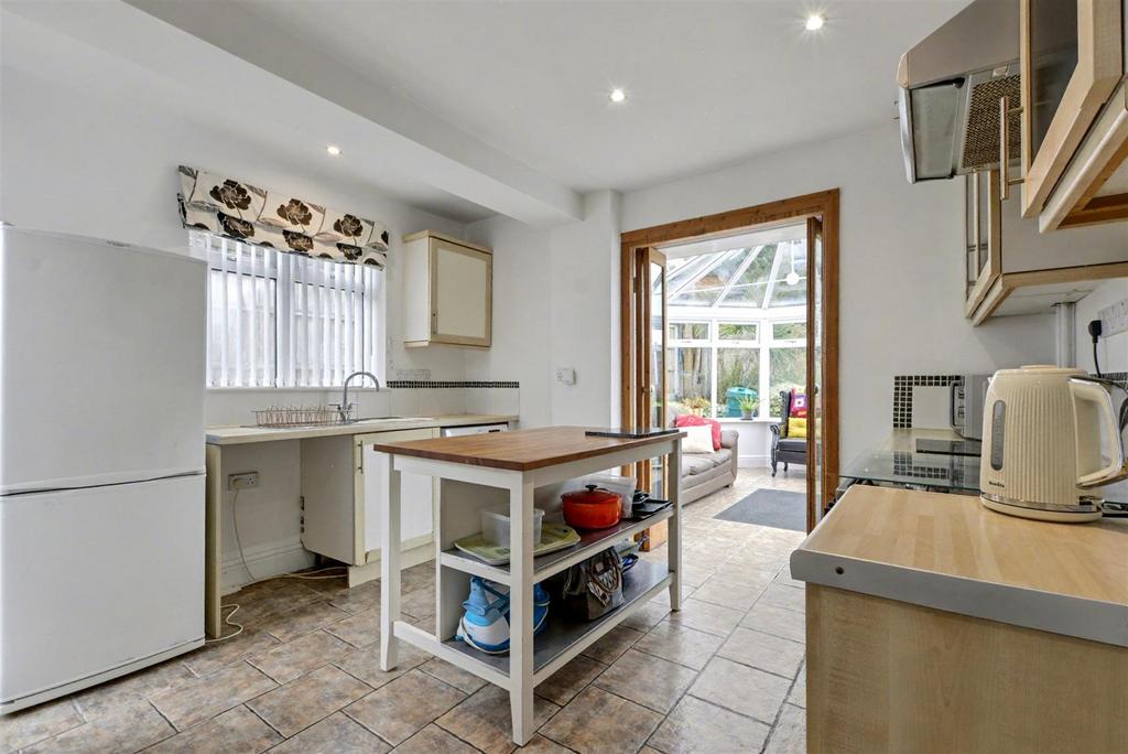 Kitchen 1.jpeg