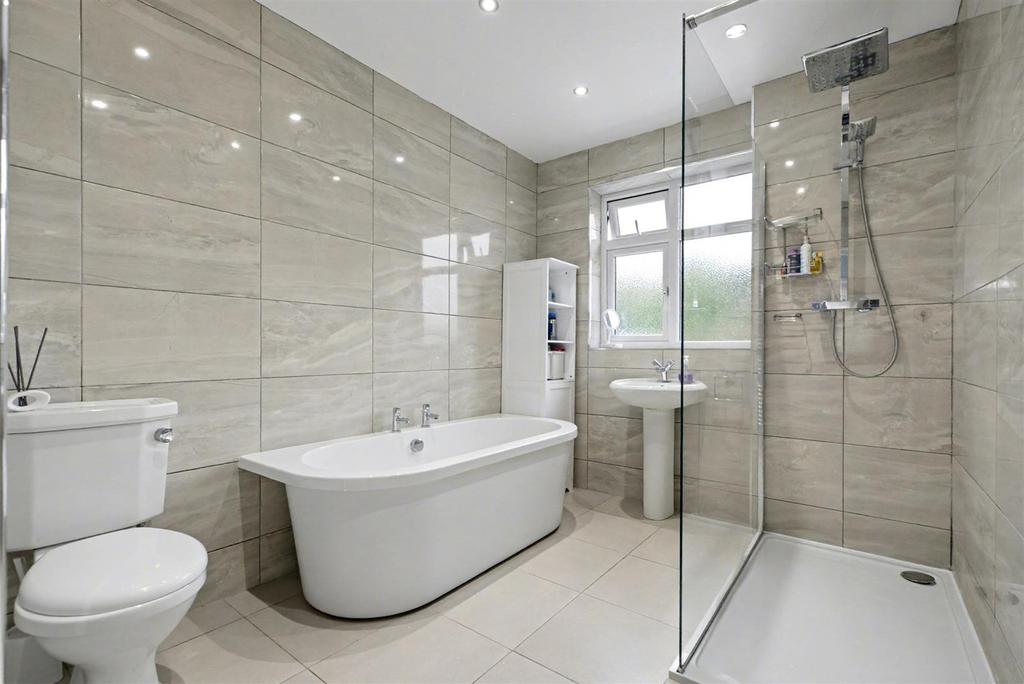 Bathroom 2.jpeg