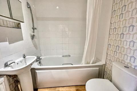 2 bedroom flat for sale, Kinson