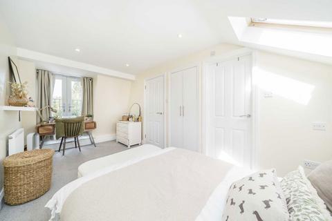 undefined, Charlmont Road, London SW17