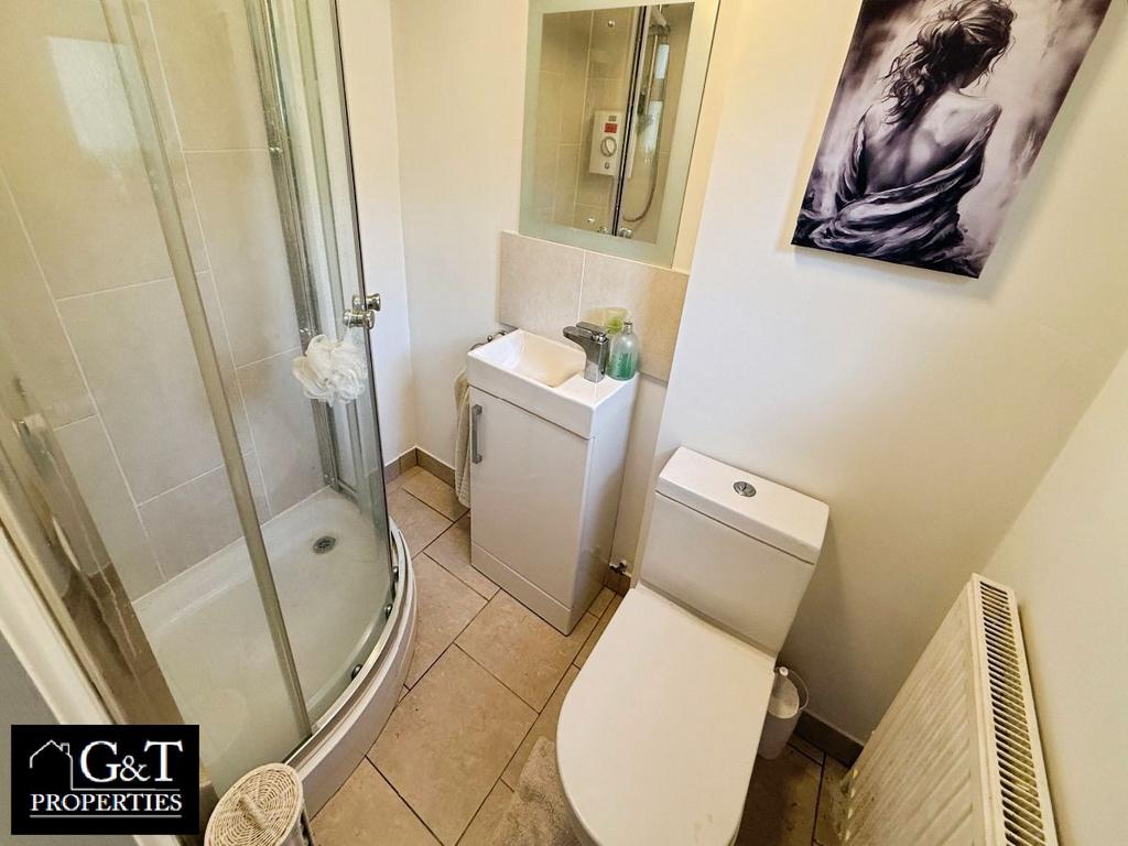 Downstairs showerroom