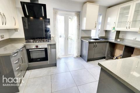 undefined, Forest Avenue, Chigwell