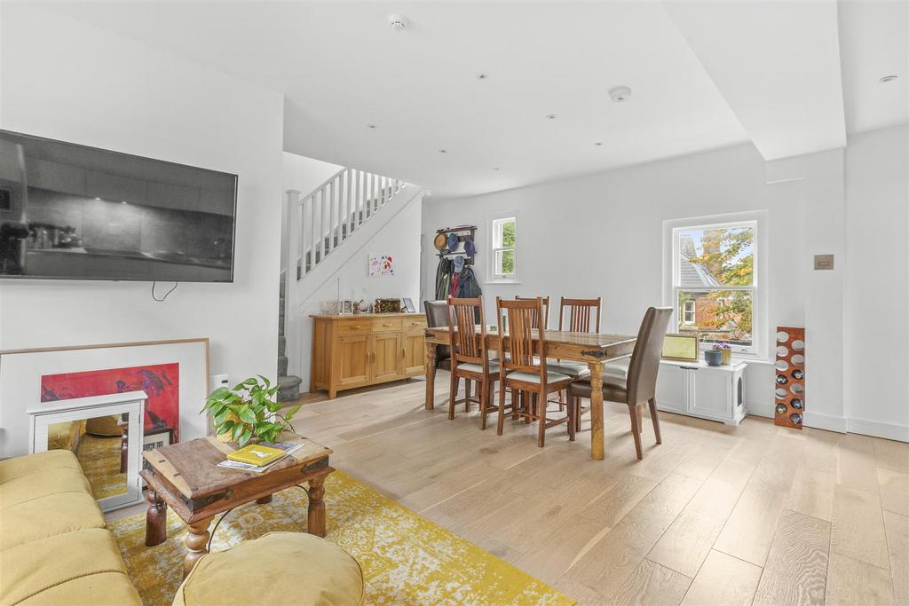 Flat 3 Priory Villas, Priory Road, HP13 6 GZ-5.jpg