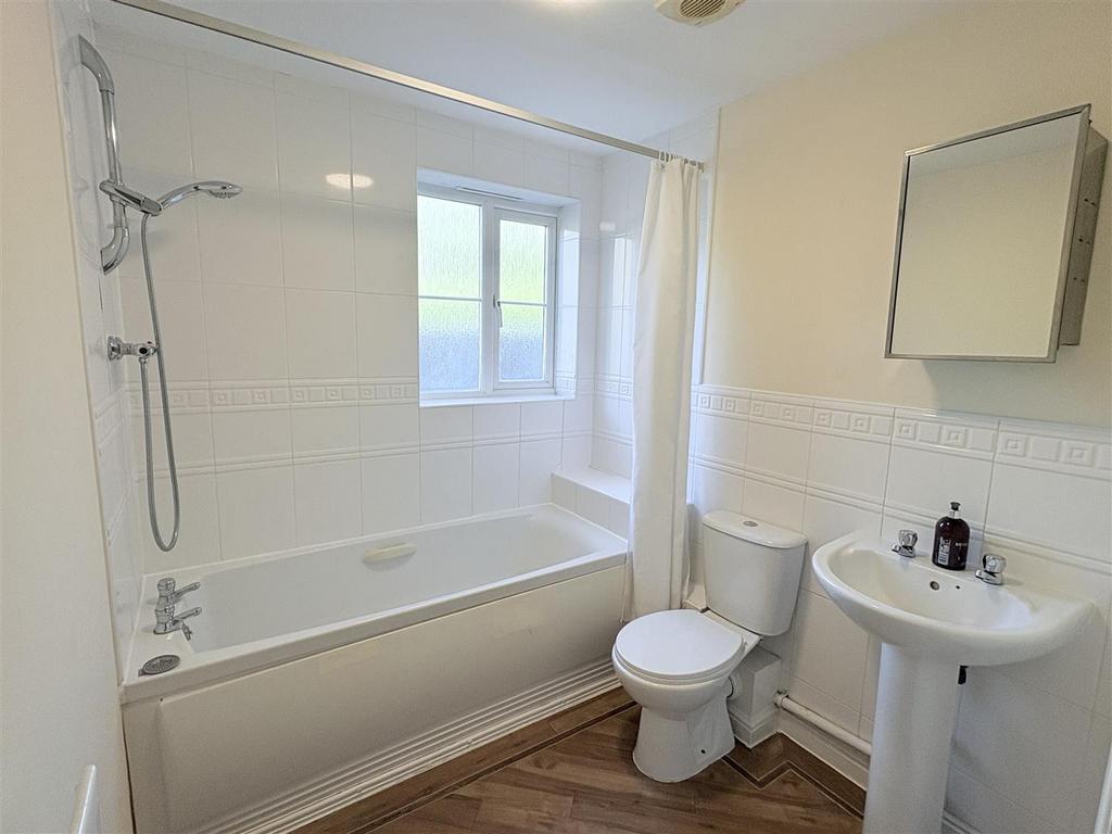 BATHROOM .jpg