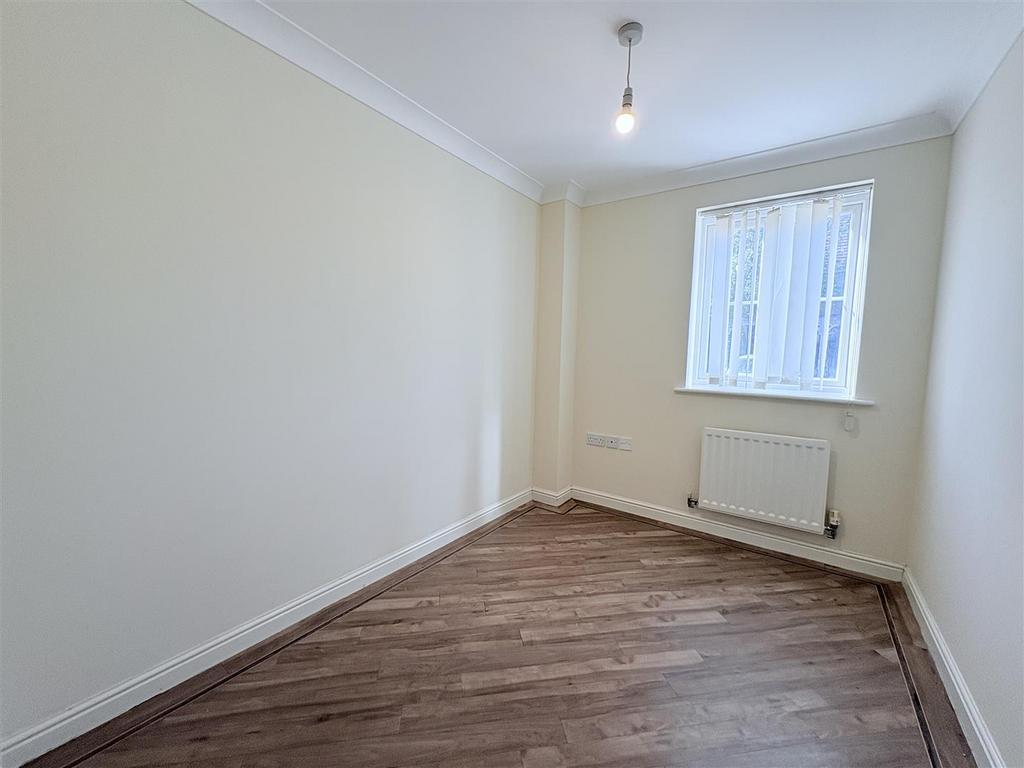 SECOND ROOM .jpg