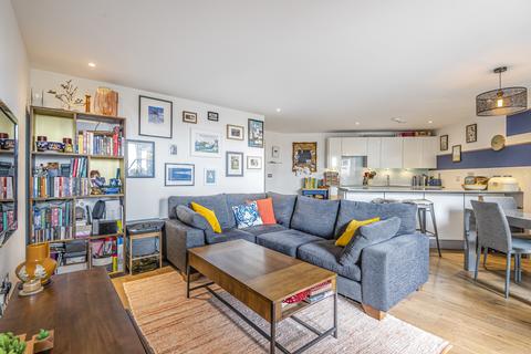 2 bedroom apartment for sale, Seren Park Gardens, London, Greater London