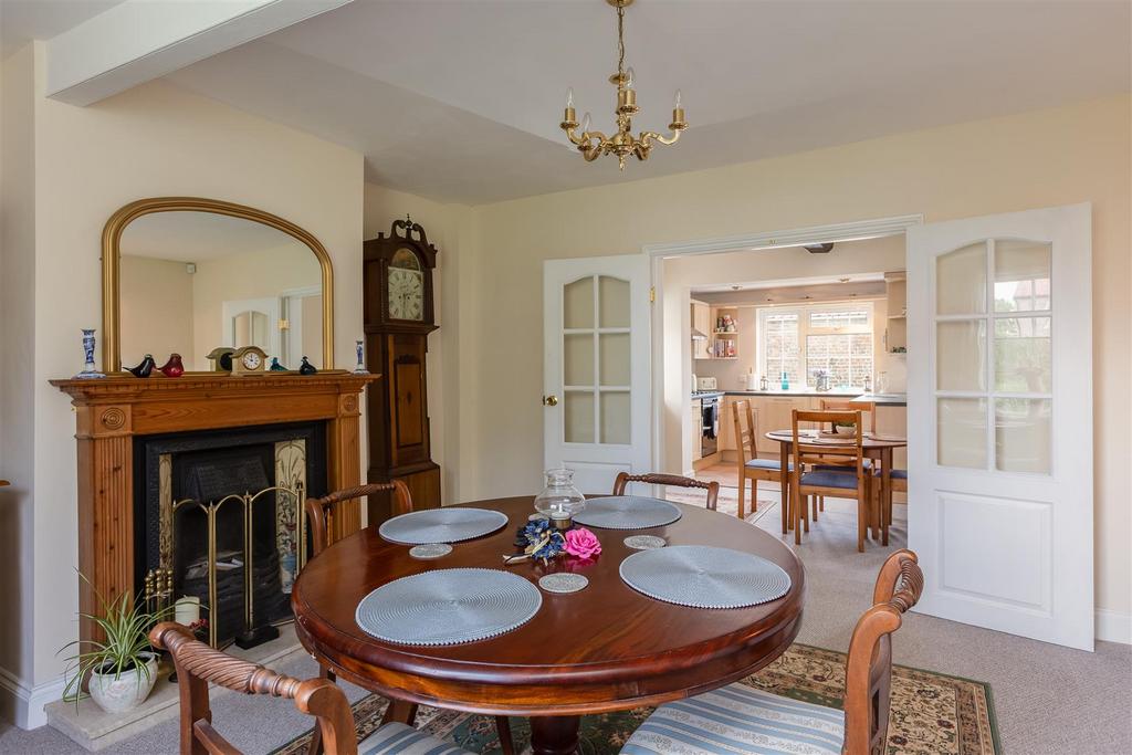 Rose Garth Dining Room-4.JPG