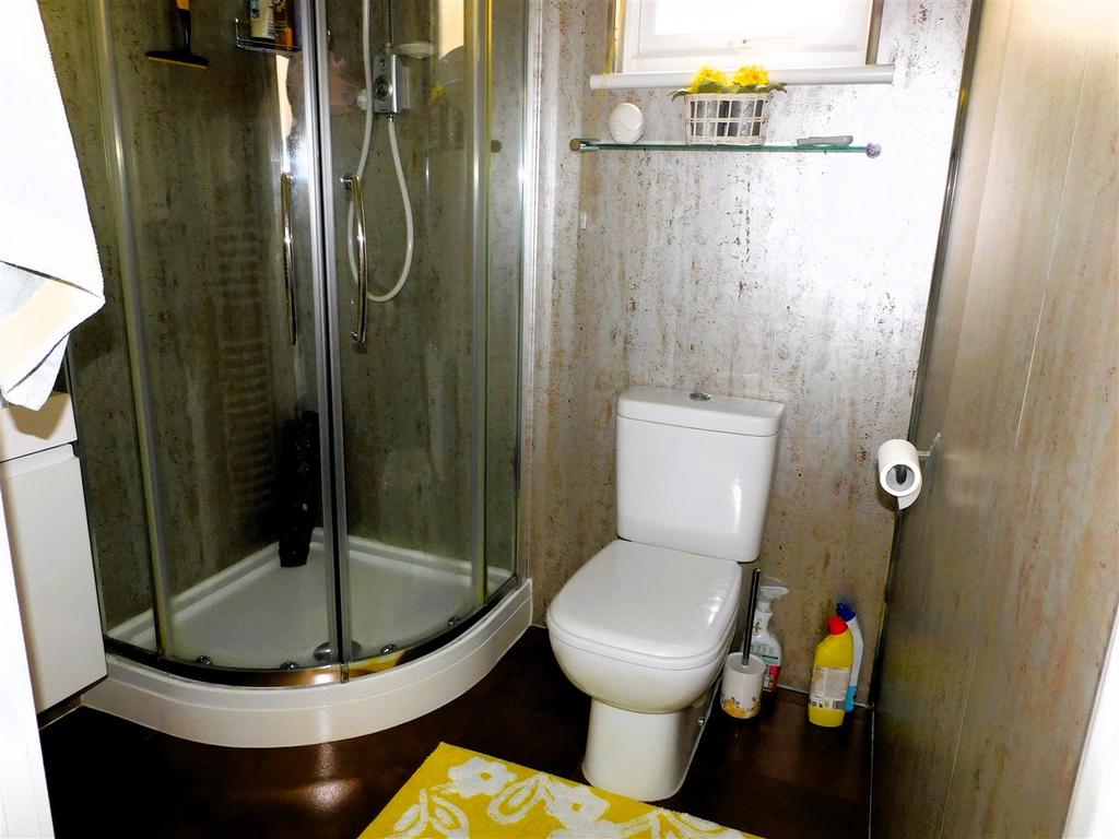 31 ER Shower.JPG