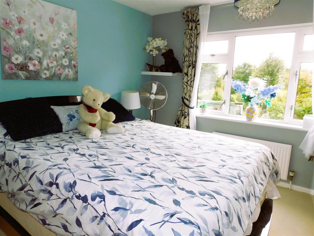 31 ER Bed1.JPG