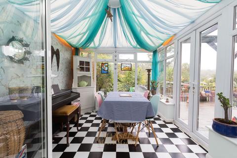 4 bedroom semi-detached house for sale, Hamsey Road, East Grinstead RH19