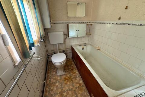 2 bedroom house for sale, Wollaston Road, Lowestoft, Suffolk, NR32