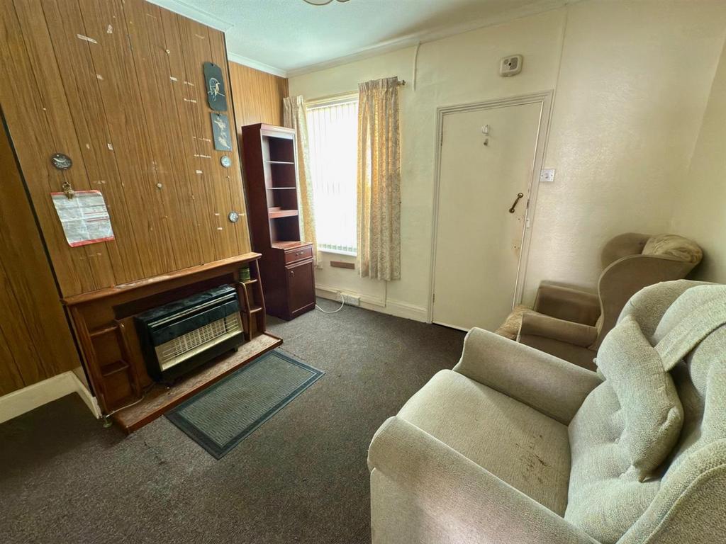 DINING ROOM.jpg