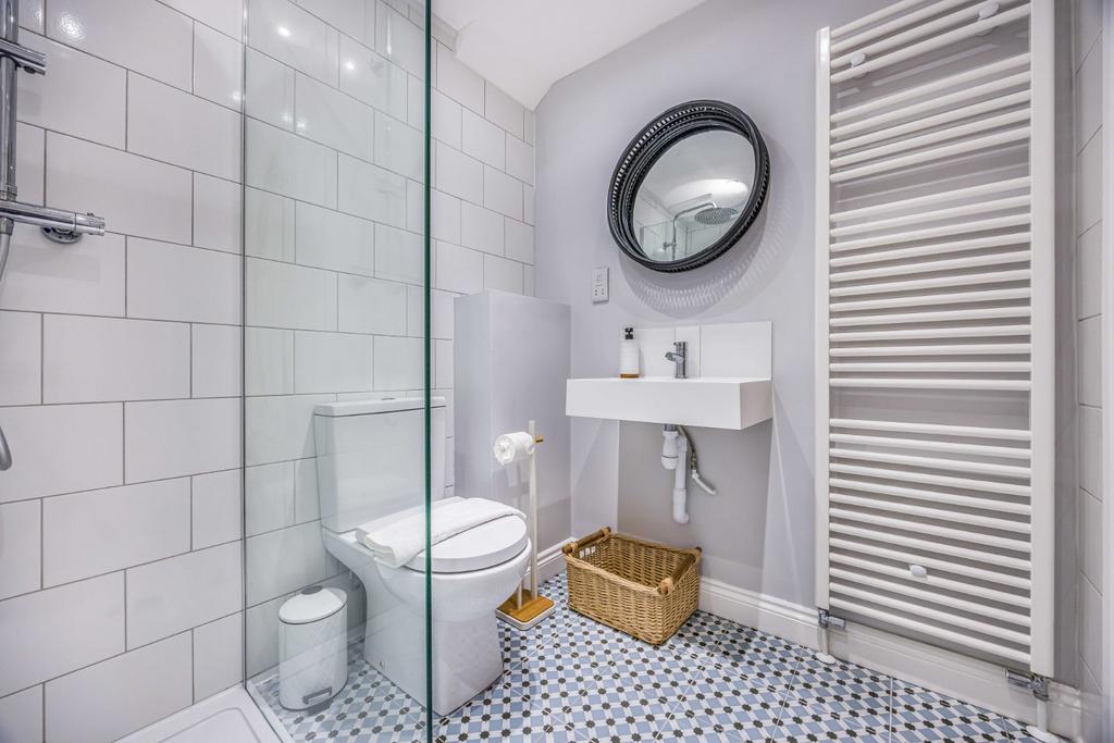 Bedroom Two Ensuite
