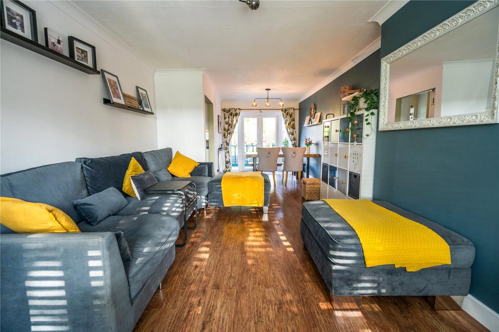 Living Room (2)
