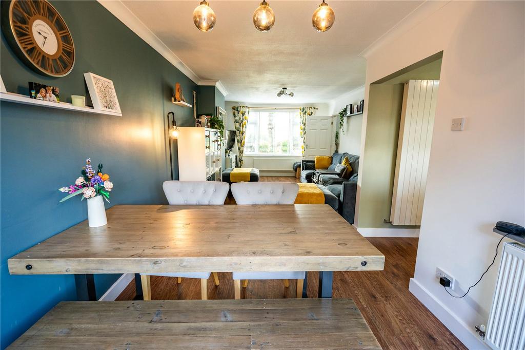 Dining Area (2)
