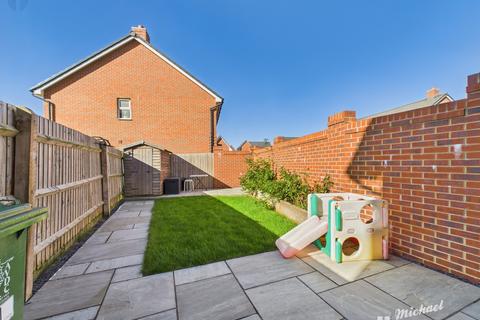 undefined, Grand Junction, Broughton, Aylesbury