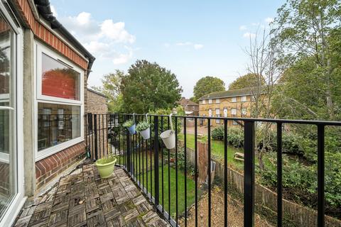 1 bedroom apartment for sale, Lupton Close, London