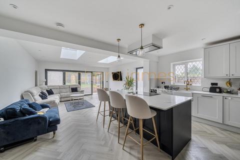 58 Ramillies Road, London, NW7 4LX