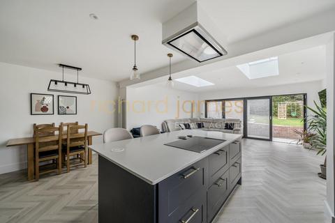 58 Ramillies Road, London, NW7 4LX