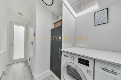 58 Ramillies Road, London, NW7 4LX
