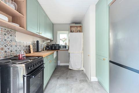 18 Hazel Grove, Staines-upon-thames, TW18 1JL