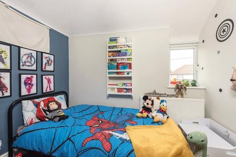 18 Hazel Grove, Staines-upon-thames, TW18 1JL