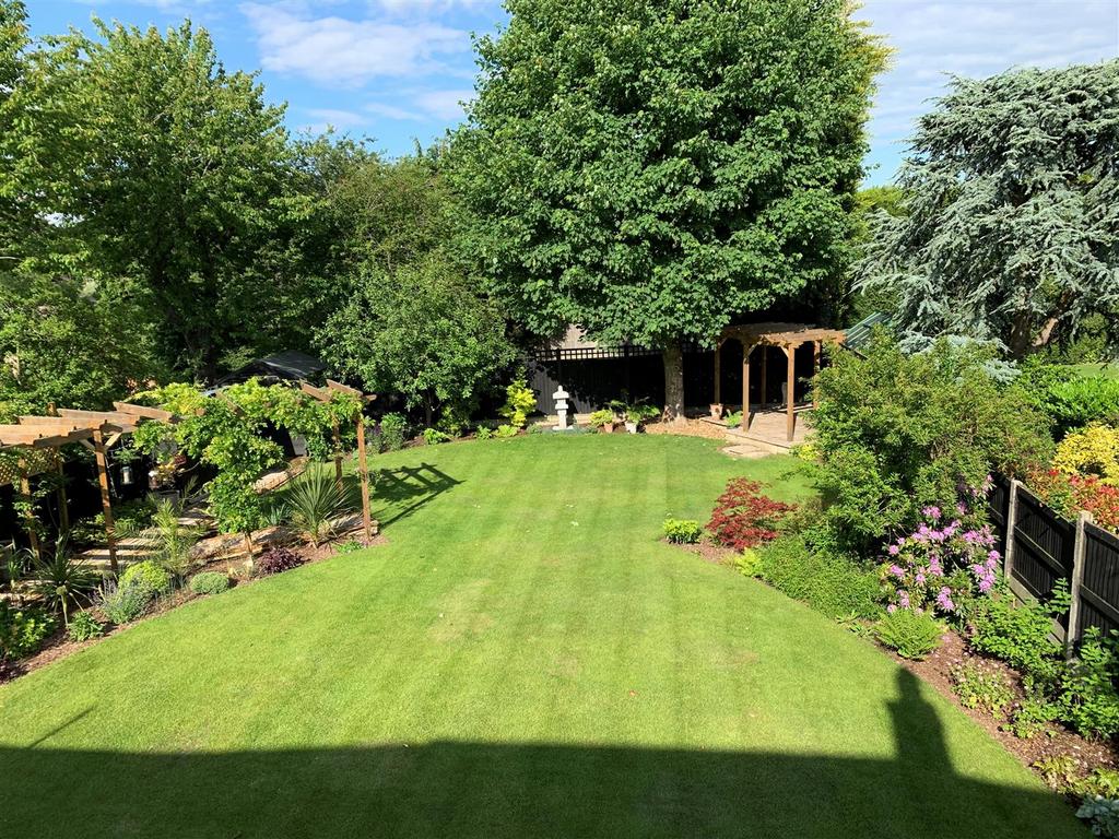 Garden shot.jpg
