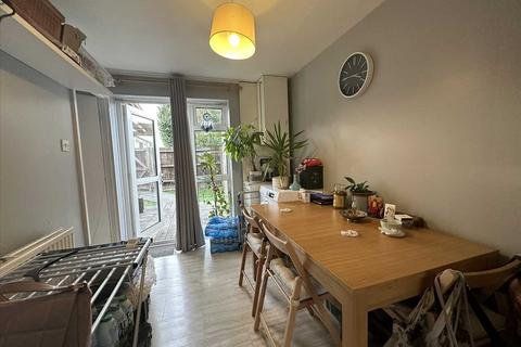 undefined, Salmond Close, Stanmore