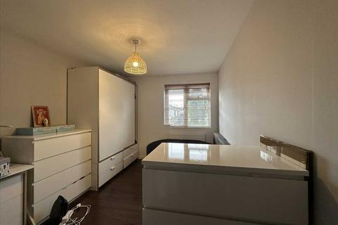 undefined, Salmond Close, Stanmore