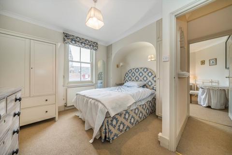 2 bedroom flat for sale, Queen's Club Gardens, London W14