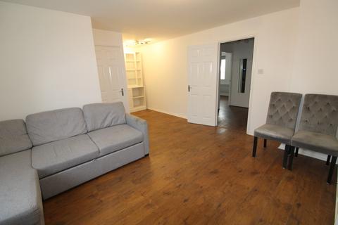 2 bedroom flat to rent, Linwood Crescent, Enfield