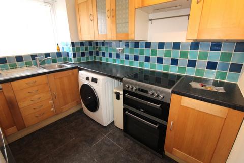 2 bedroom flat to rent, Linwood Crescent, Enfield